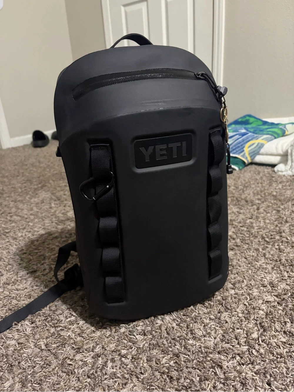 Yeti Matte Black Rugged Sling Backpack for Men cayo 15L